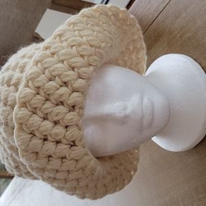 BEAUTIFUL HANDMADE HEAVYWEIGHT  KNIT HAT